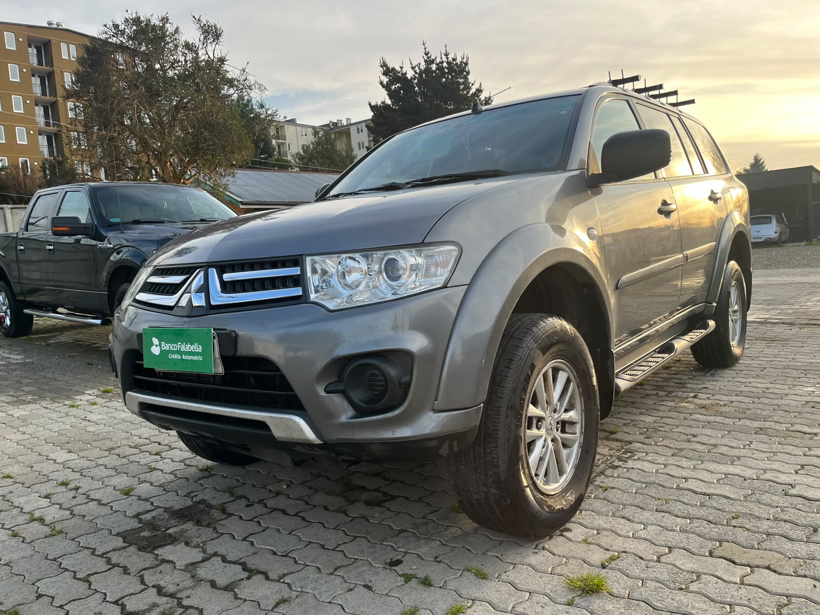 Mitsubishi Montero 2014
